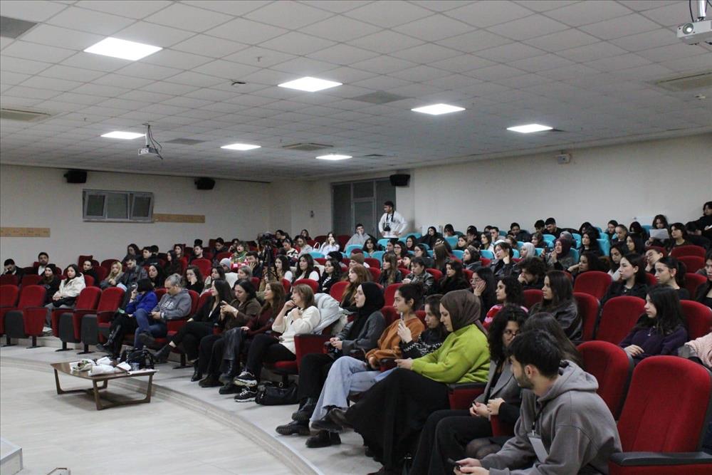 4. Meslek Buluşmalarına Yoğun İlgi 