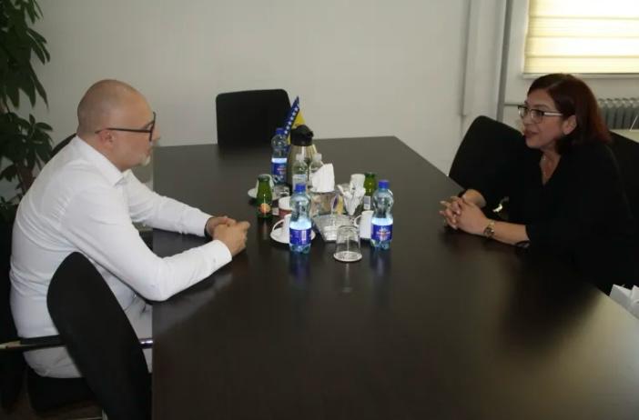 Bakan Omerović, Bölümümüz Öğretim Üyesi Doç. Dr. Sibel Akova ile eğitim alanındaki iş birliği ve projeler hakkında görüştü 
